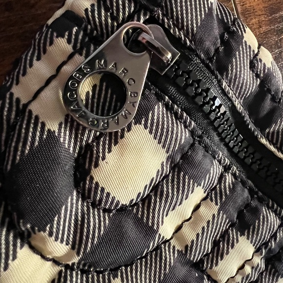 MARC JACOBS CLASSIC QUITTED CLUTCH - Picture 5 of 8